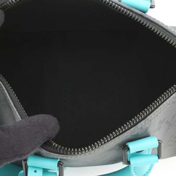 Pre-Loved Louis Vuitton Monogram Eclipse Reverse Keepall 25 - Picture 4 of 12